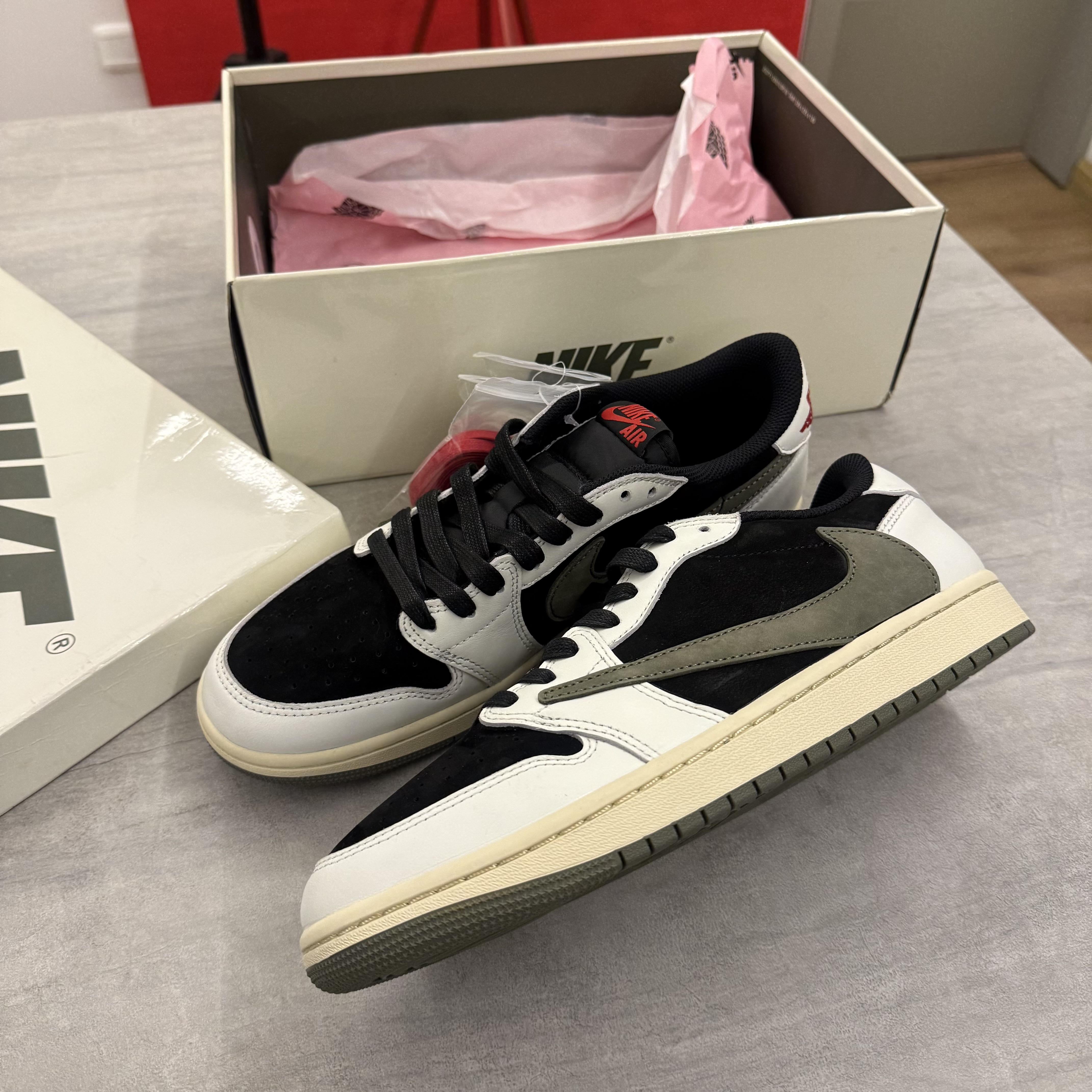 Jordan 1 Low Travis Scott Olive