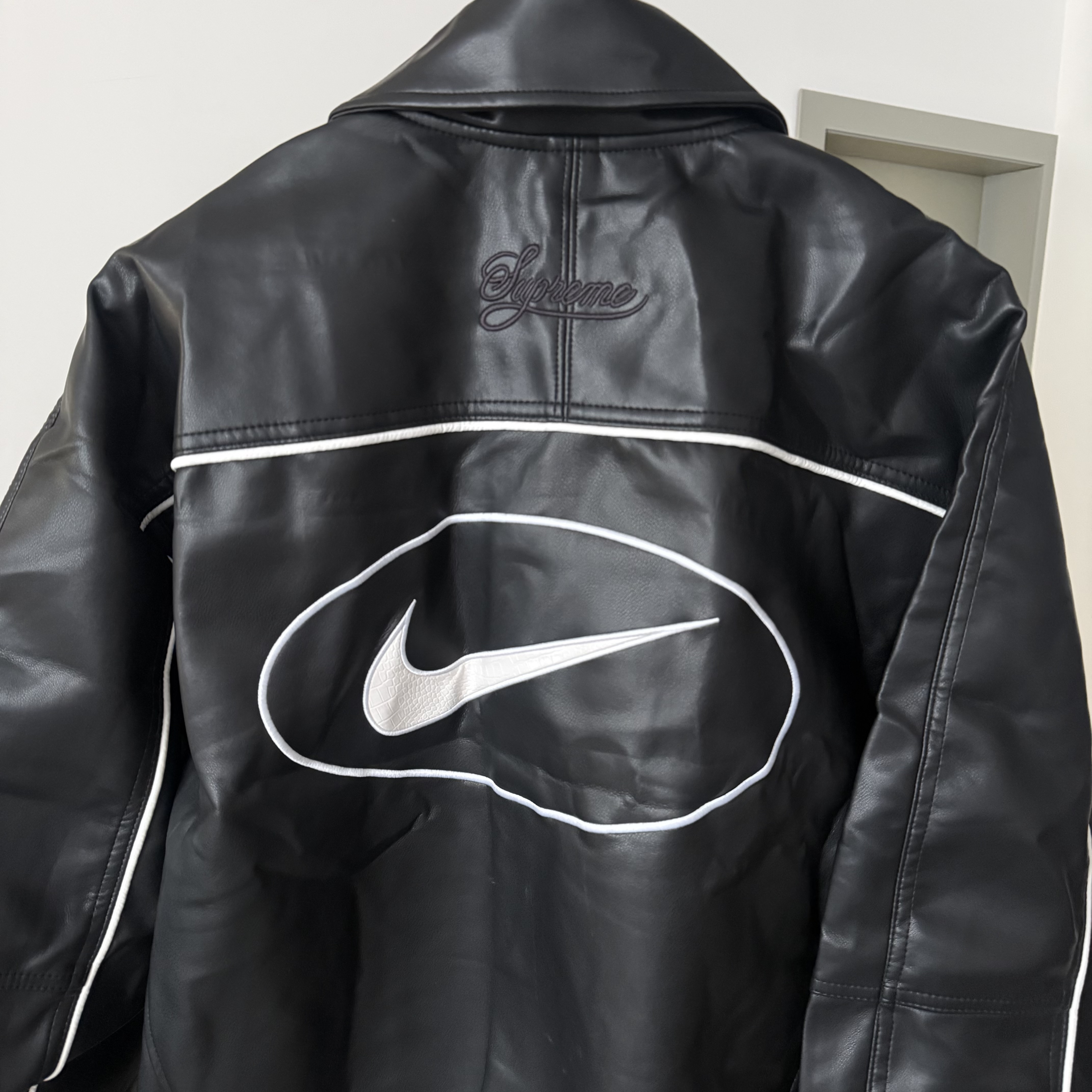 Imagen 8 de Supreme x Nike Leather Varsity Jacket Black