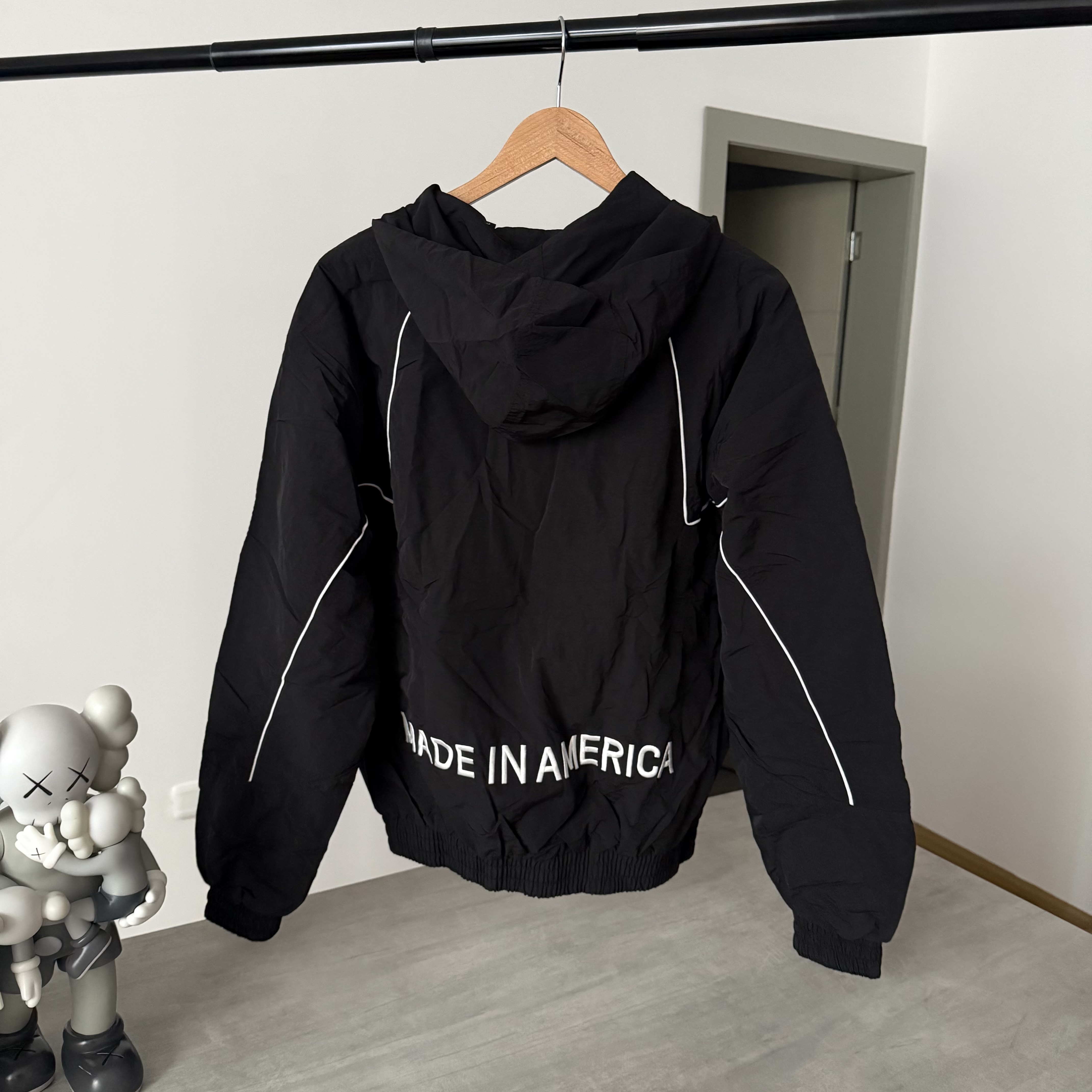 Imagen 2 de Nahmias x Marty Supreme Warm Up Jacket Black